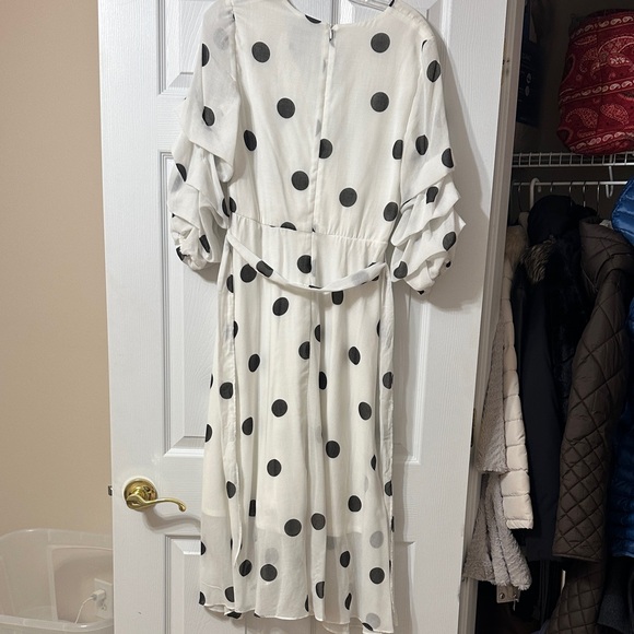 Maison Tara Asymmetrical White Dress with Black Polka Dots - Picture 4 of 5